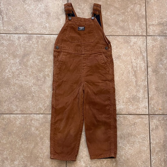 ⭐️ Oshkosh Boys 5T Teddy Brown Corduroy Thermal Bib Overalls ⭐️ - Picture 2 of 2